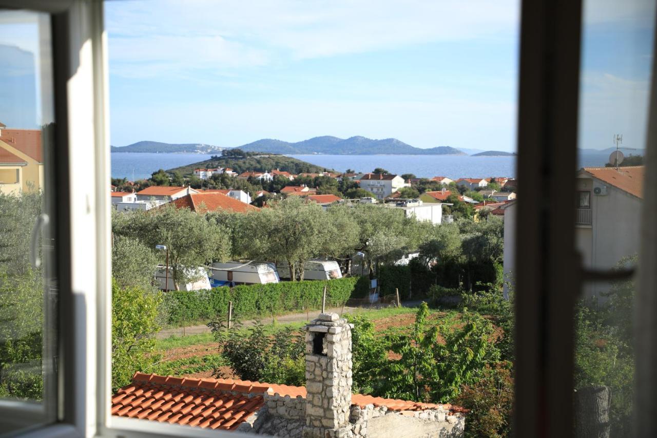 Apartmani Sarlija Pakostane Exterior photo