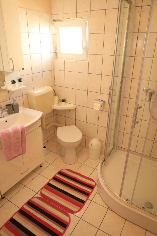 Apartmani Sarlija Pakostane Exterior photo
