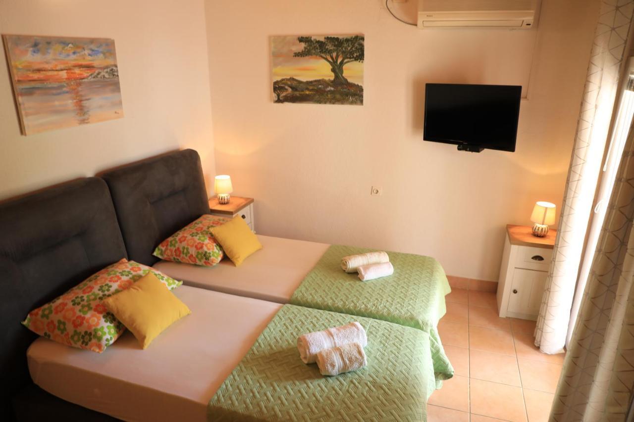 Apartmani Sarlija Pakostane Exterior photo